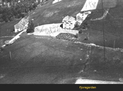 Bilder frå 1954 - Gardsnummer 1 - 14 12