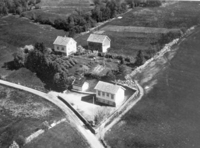 Bilder frå 1954 – Gardsnummer 44 – 57 1
